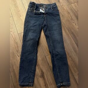 Ann Taylor curvy fit size 4 skinny jean